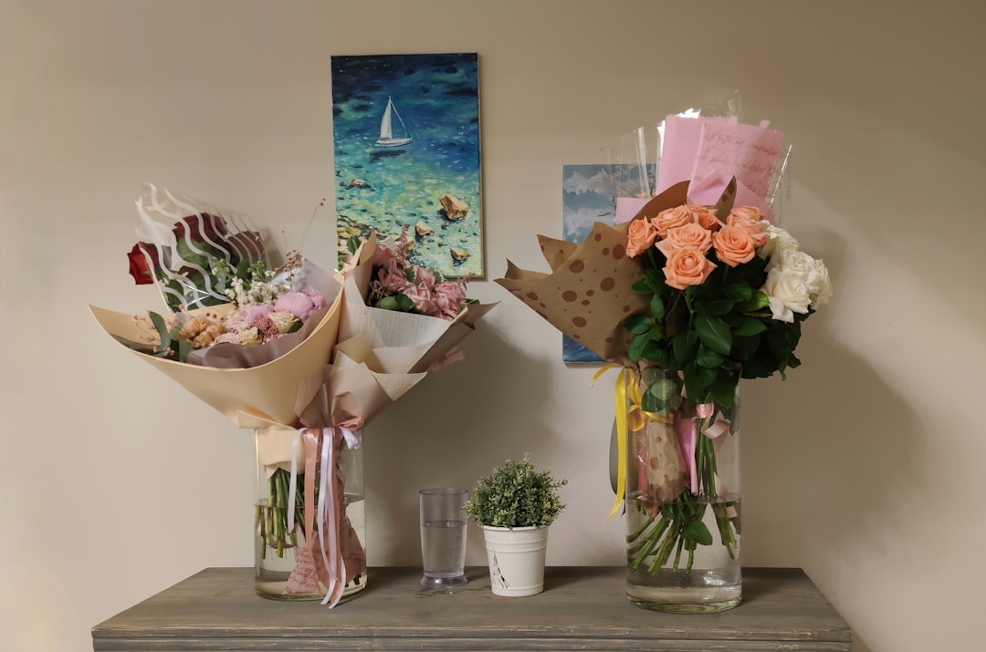How to Send Flowers Through the Post Without Wilting Your Budget